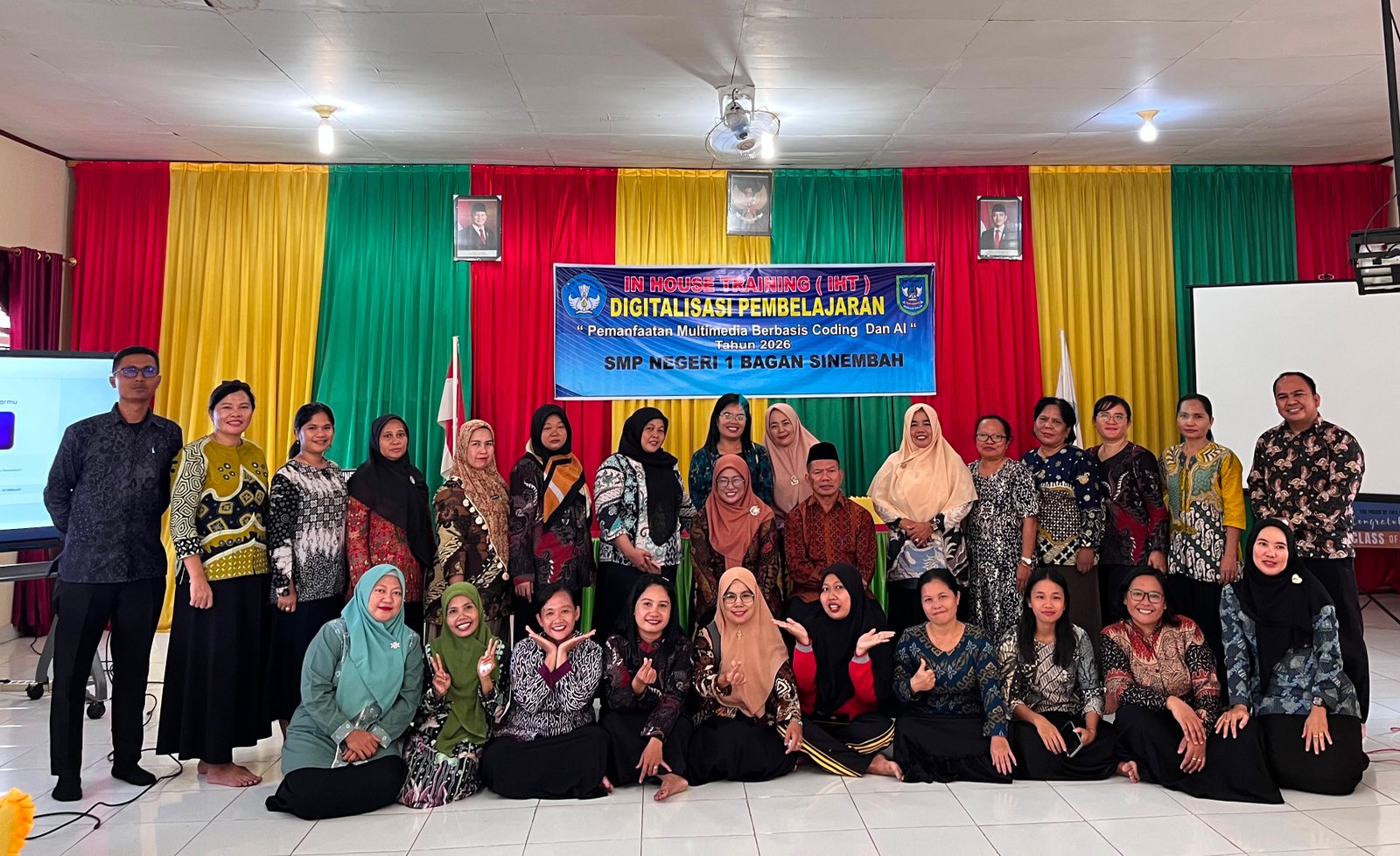 Kelompok Seni Tari SMPN 1 Bagan Sinembah Memukau Penonton di Festival Budaya Daerah
