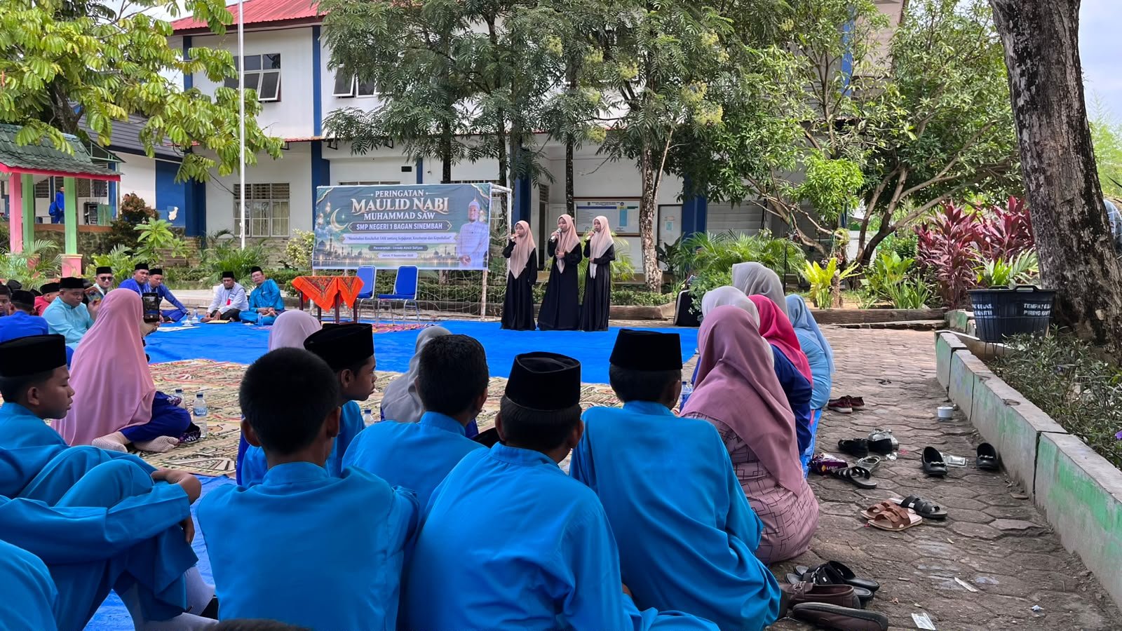 Memperingati maulid nabi muhammad SAW 